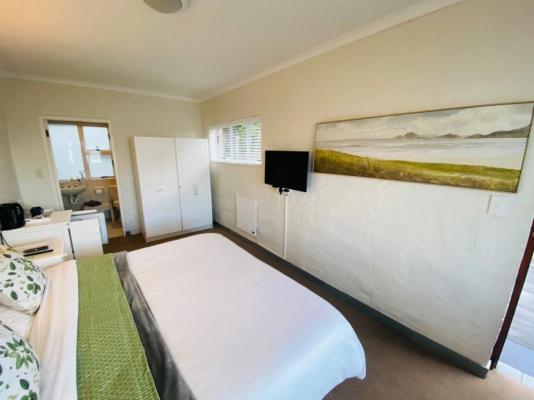 Room image 3