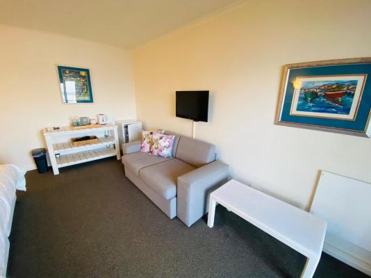 Room image 4