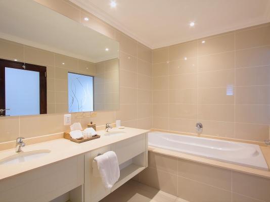 Room image 4