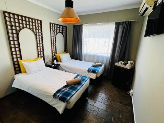 Room image 4