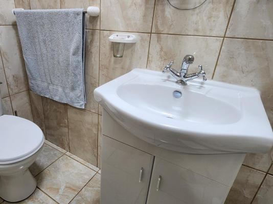 Room image 3
