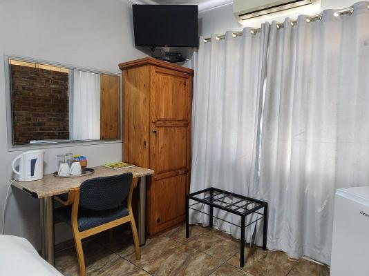 Room image 3