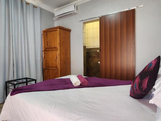 Room image 1