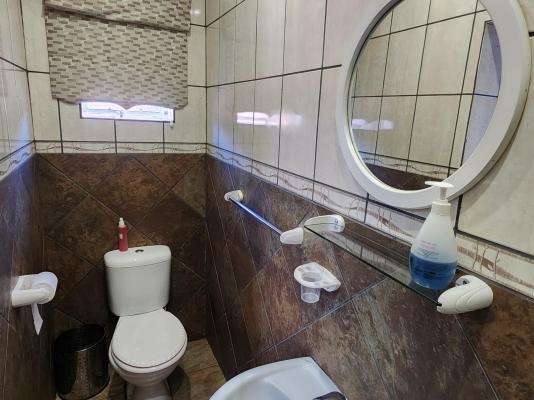 Room image 4