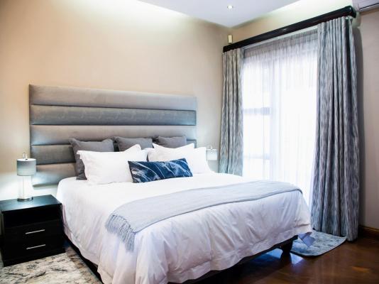 Room image 4