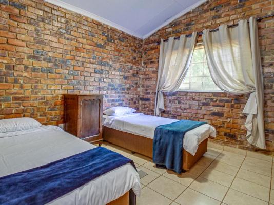 Room image 5