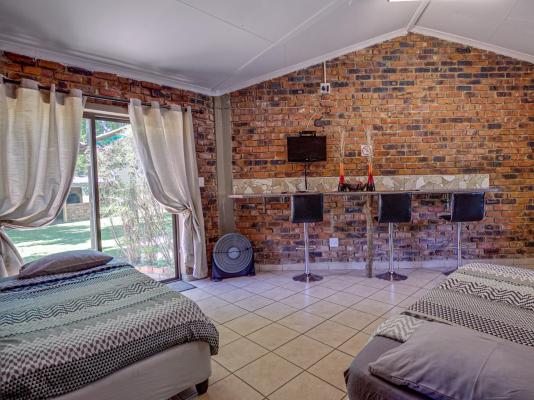 Room image 5