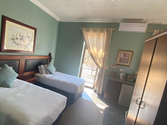 Room image 1