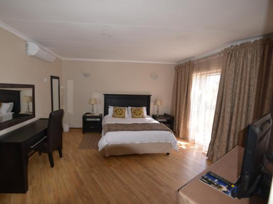 Room image 4