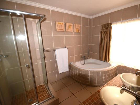 Room image 3
