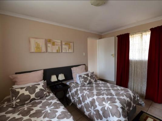 Room image 5