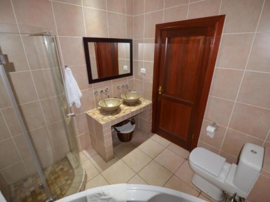 Room image 10