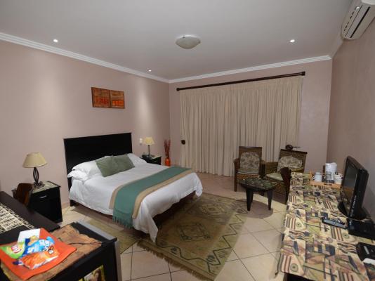 Room image 12