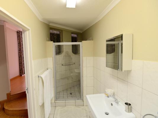 Room image 1