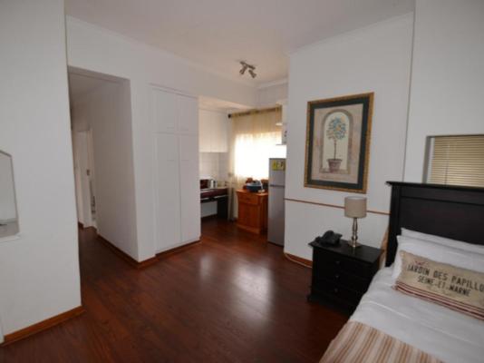 Room image 1