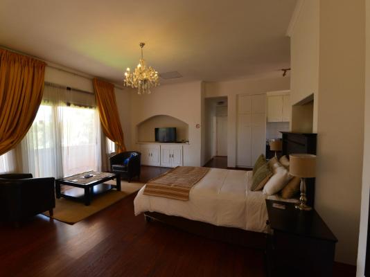 Room image 3