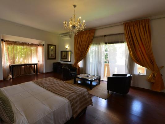 Room image 6
