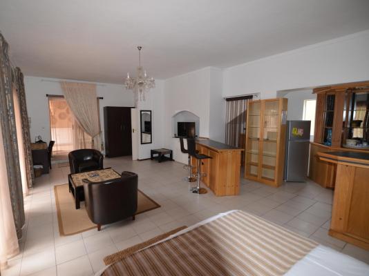 Room image 3
