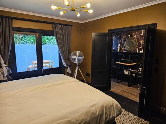 Room image 8