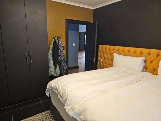 Room image 2