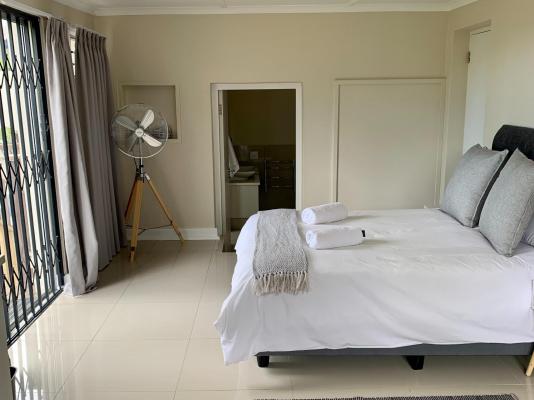 Room image 5