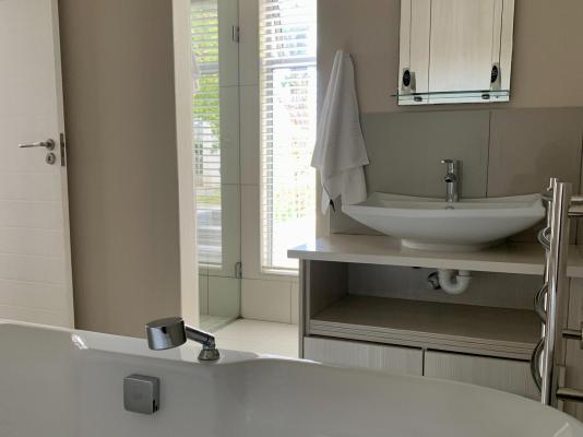 Room image 7