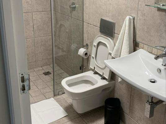 Room image 8