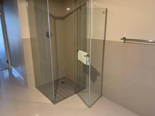 Room image 4