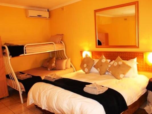Room image 4