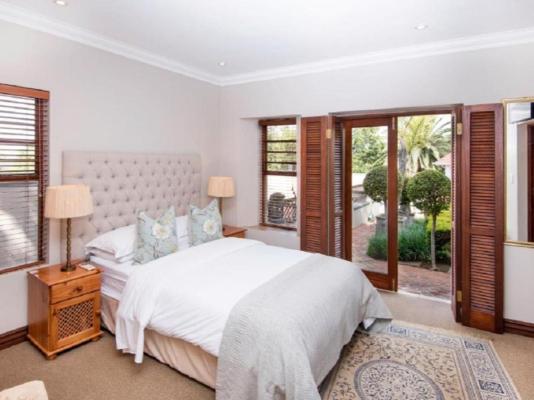 Room image 4