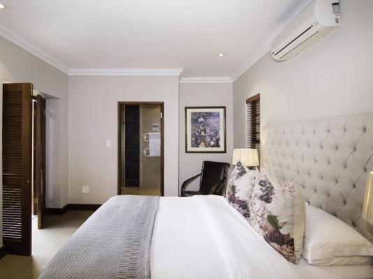 Room image 4