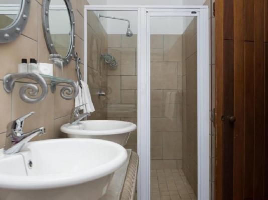 Room image 31