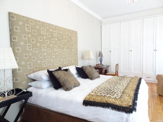 Room image 4