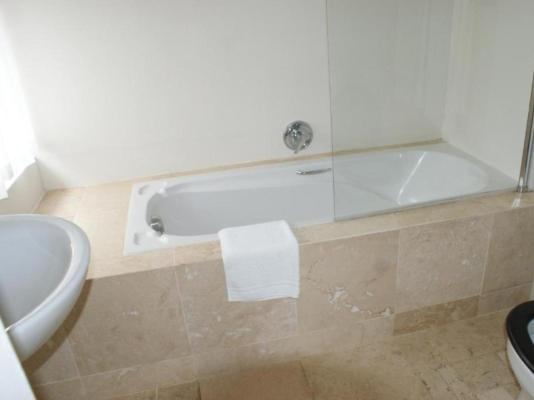 Room image 1