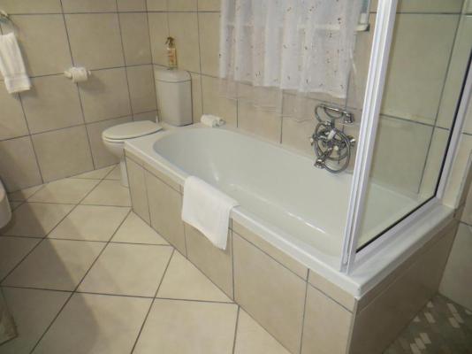 Room image 1