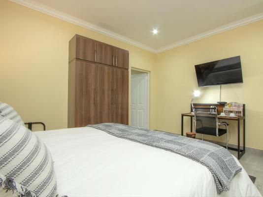 Room image 10
