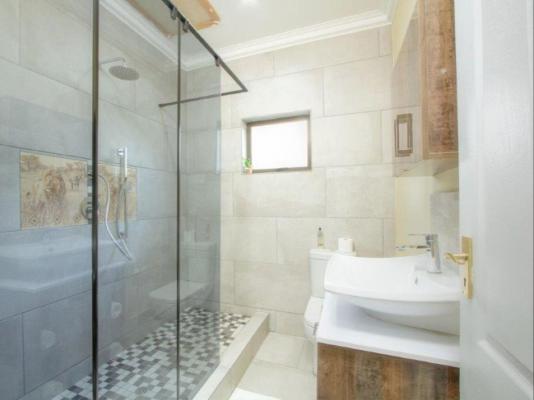 Room image 22