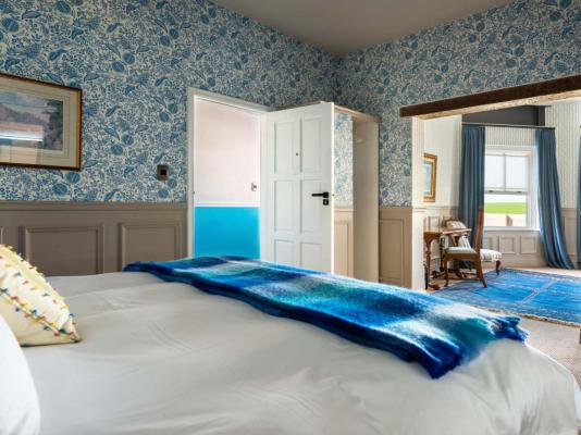 Room image 1