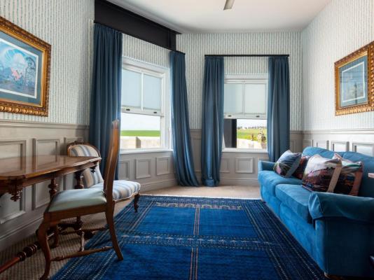 Room image 3