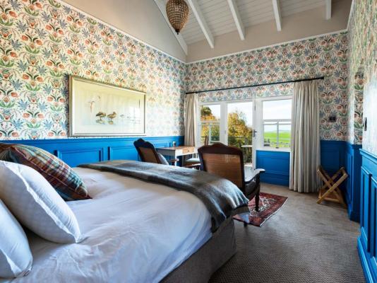 Room image 1