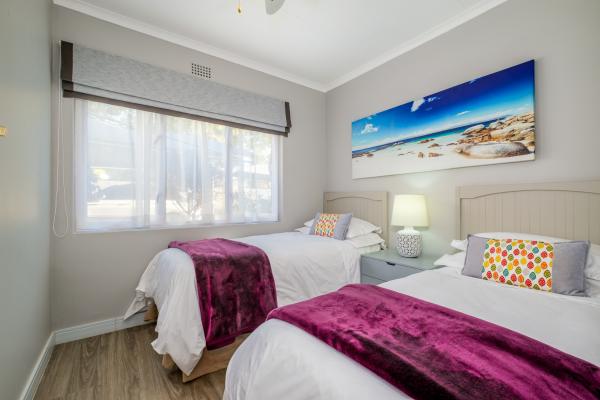 Room image 4