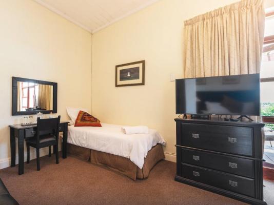 Room image 10