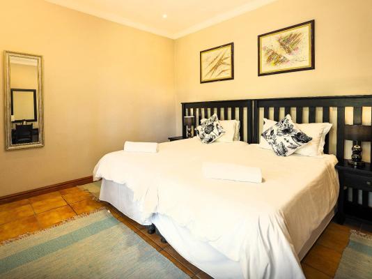 Room image 17