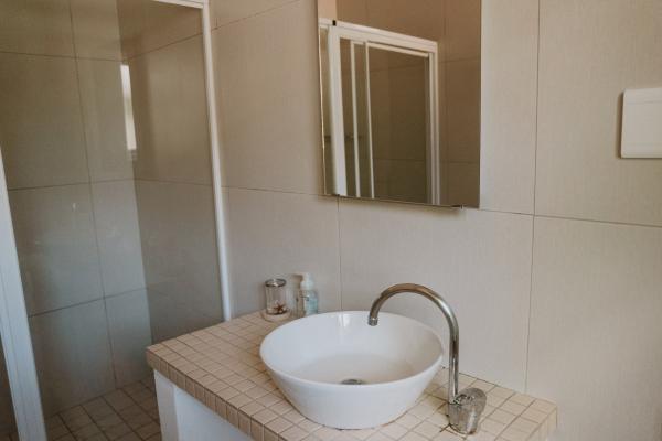 Room image 4