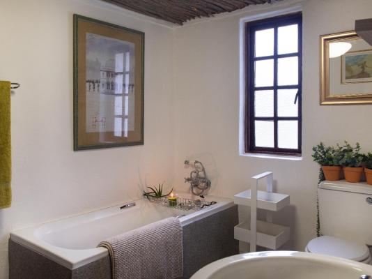 Room image 3