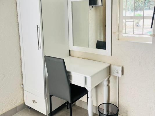 Room image 5