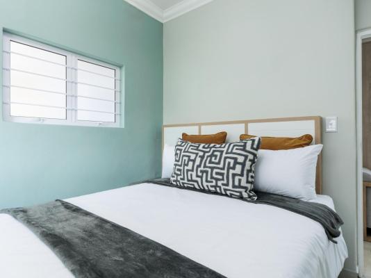 Room image 4