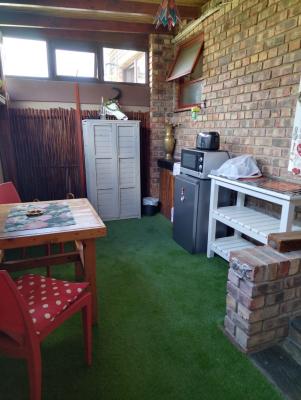 Room image 12