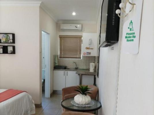 Room image 12