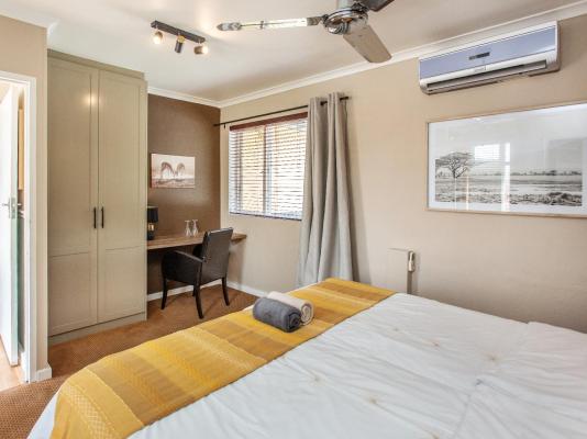 Room image 4
